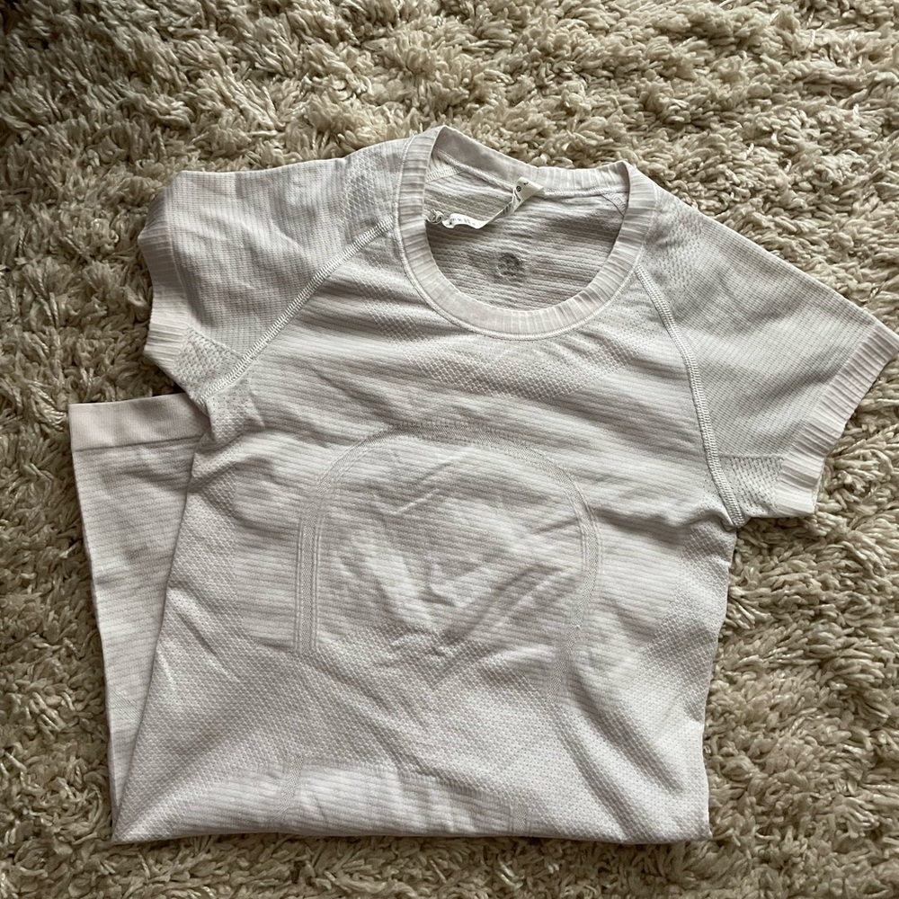Lululemon swiftly tee